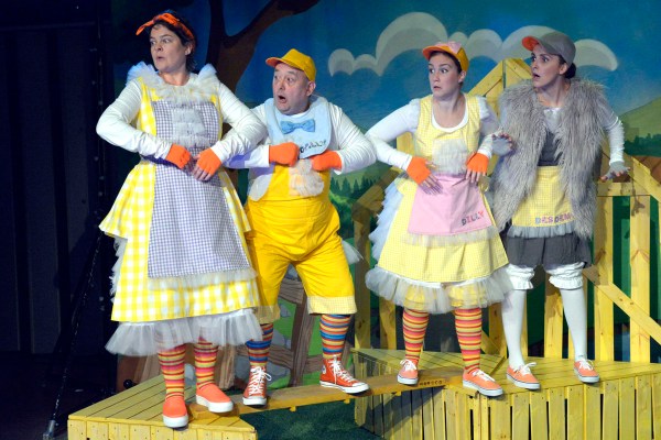 Northumberland Theatre Company production of THE UGLY DUCKLING adapted by Neil Duffield directed by Gillian Hambleton designed by Michelle Huitson